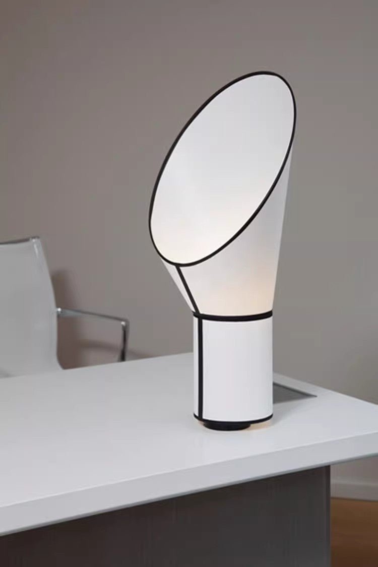 Lampă de masă Artful Outline