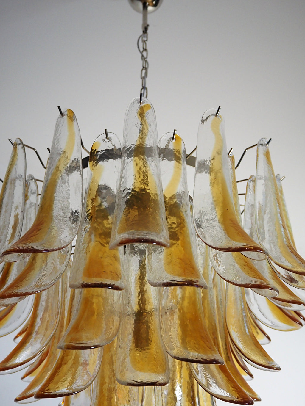 Murano-Kronleuchter aus der Mitte des 20. Jahrhunderts | Punto di Luce | 53 gelbe Blütenblätter aus Glas