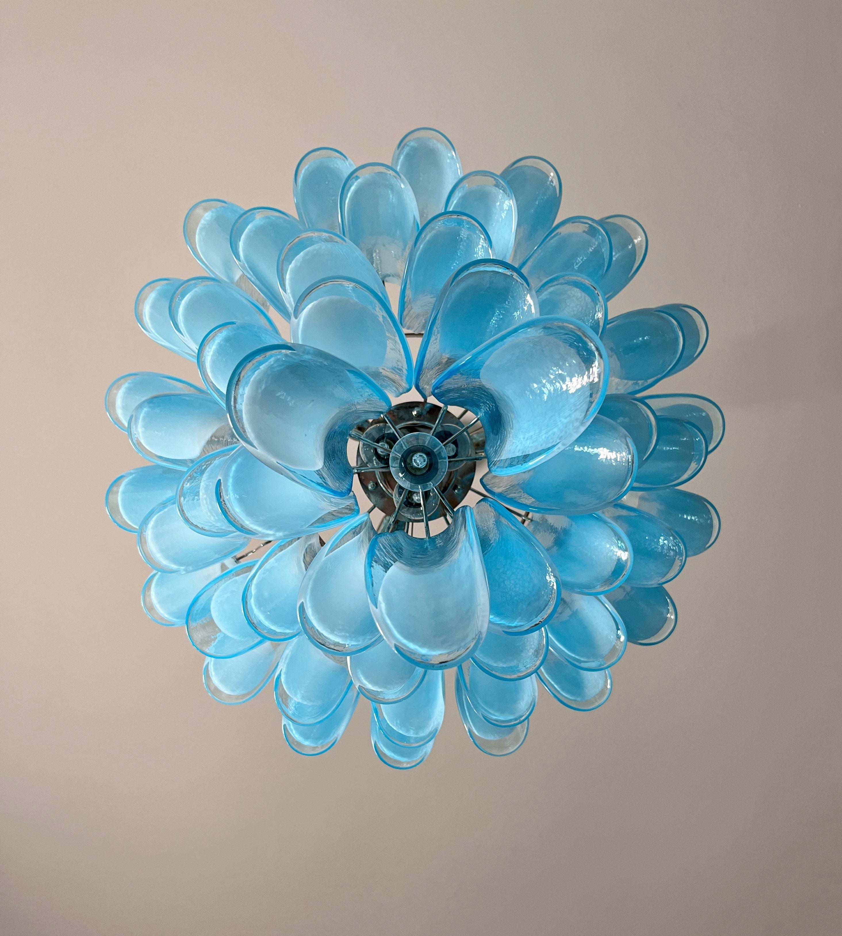 Murano-Kronleuchter aus der Mitte des Jahrhunderts | Punto di Luce | 52 Blaues Blütenblattglas