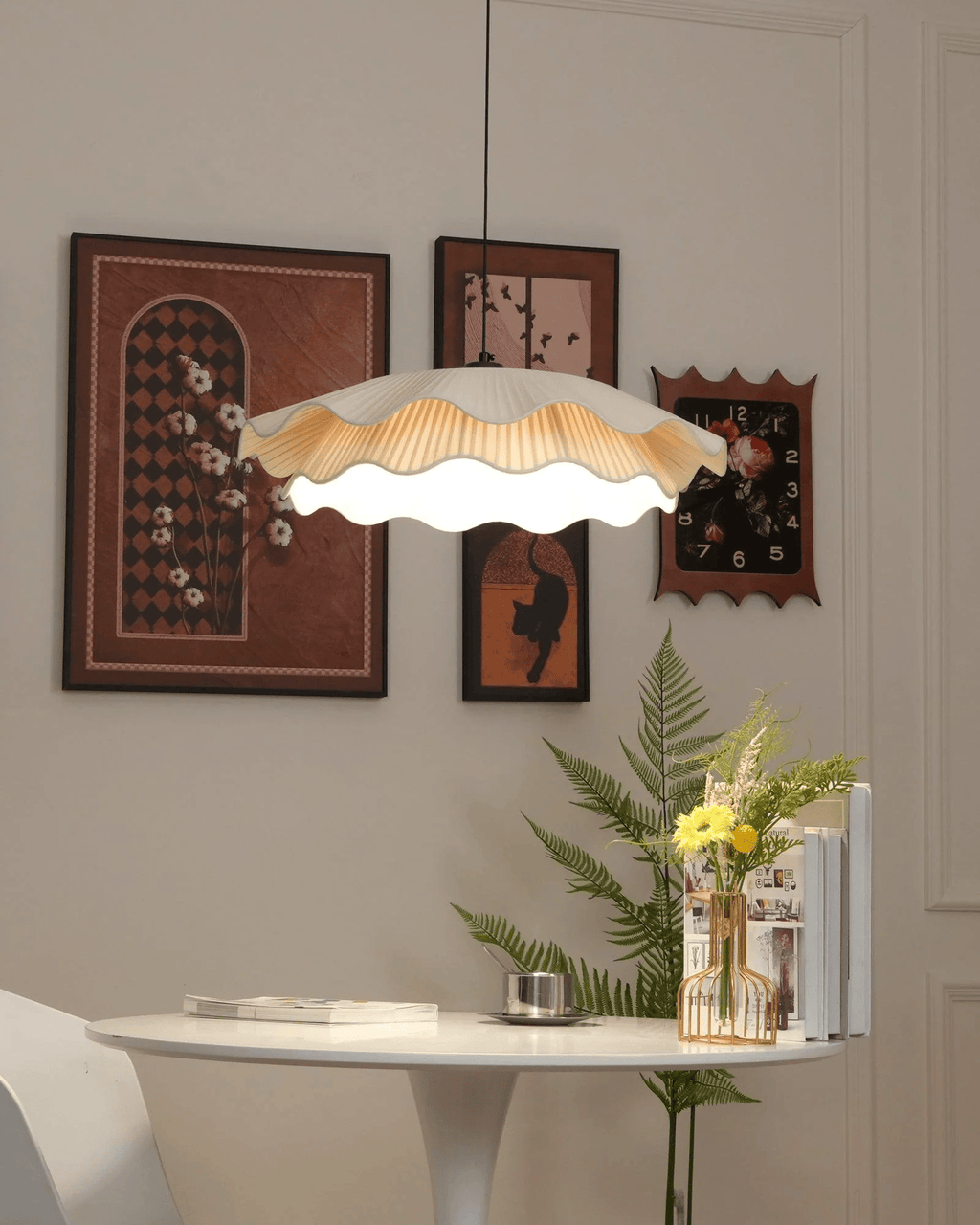 Lampă suspendată Arwen din material textil cu valuri
