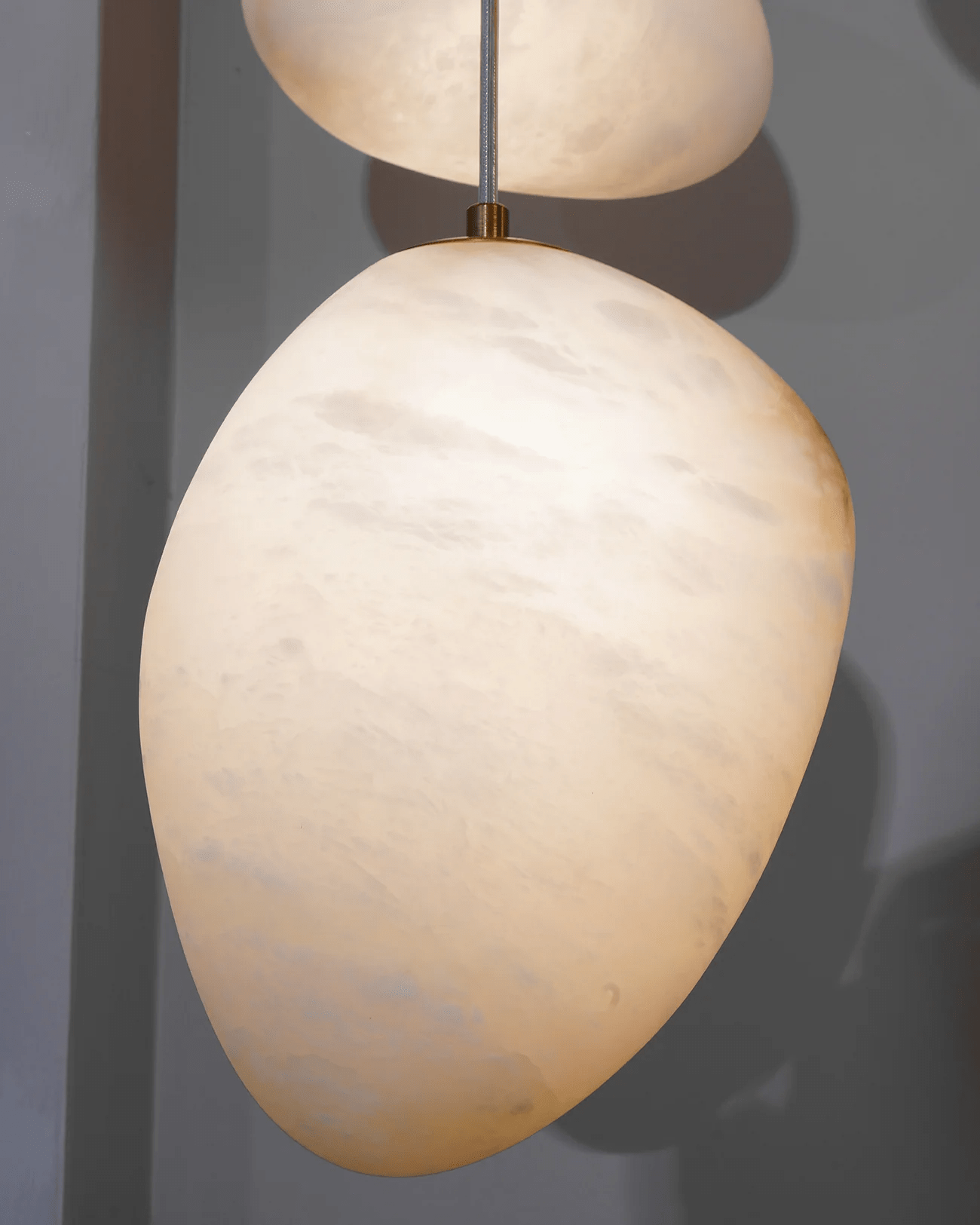 Lampă suspendată Pebbles Alabastr