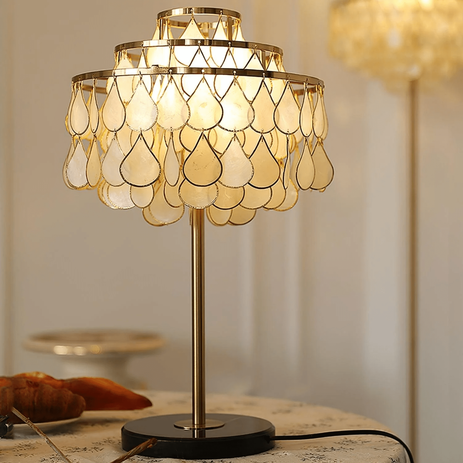 Lampă de masă cu coajă de lacrimi 