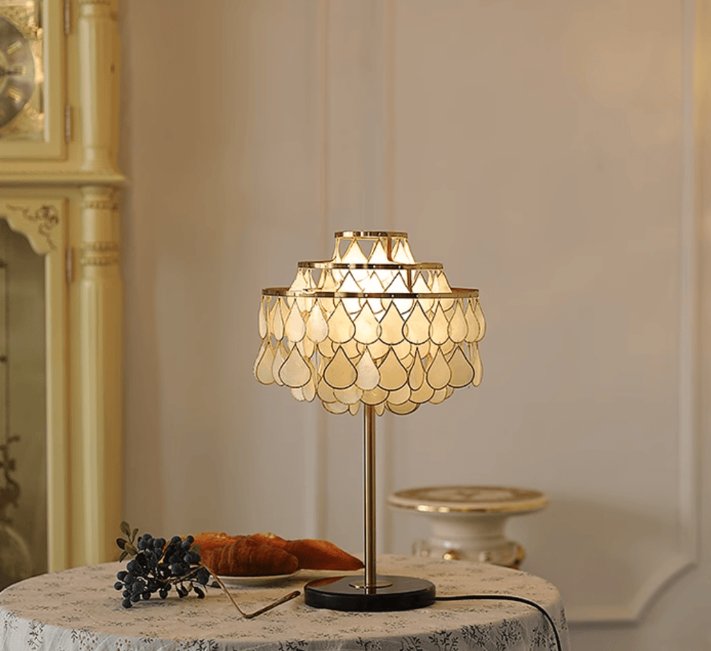 Lampă de masă cu coajă de lacrimi 