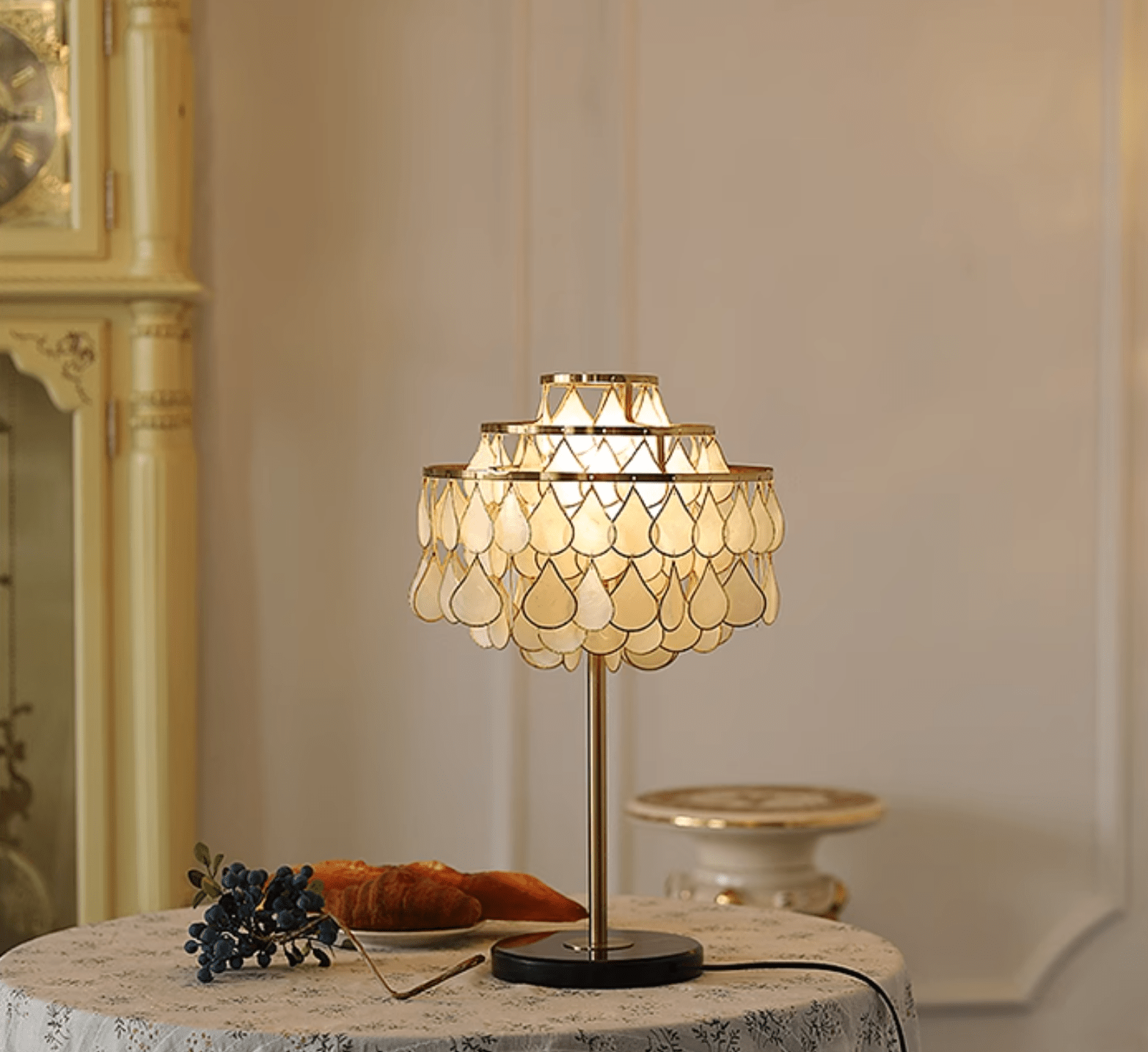 Lampă de masă cu coajă de lacrimi 