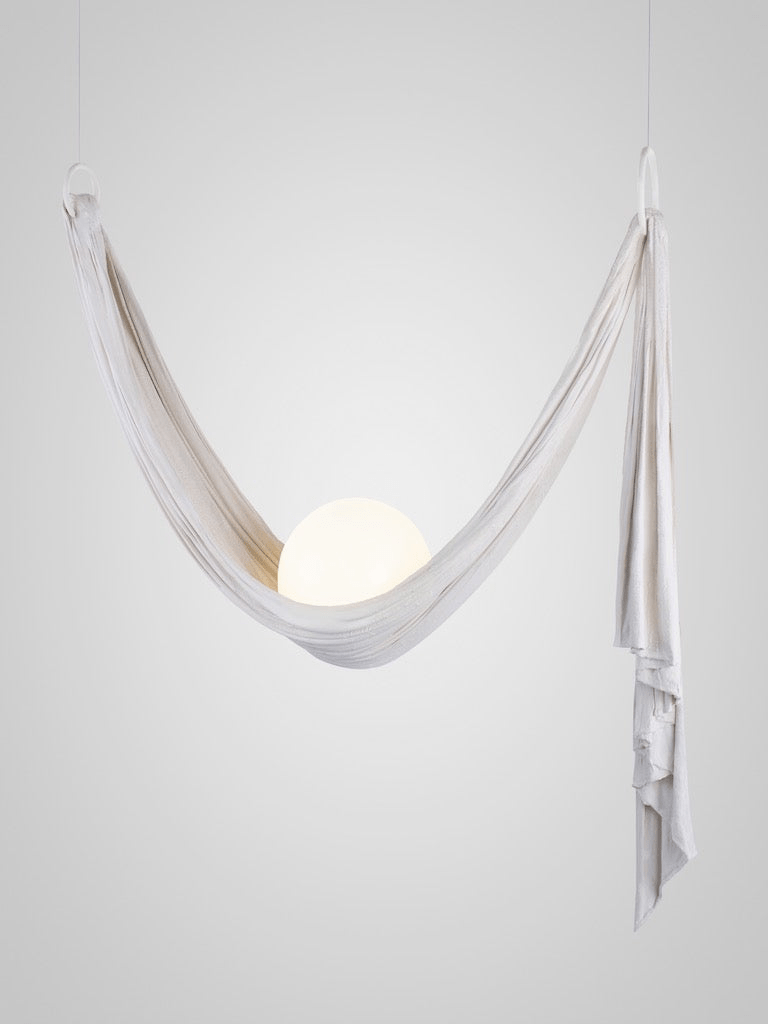 Lampă suspendată din material textil Hammock