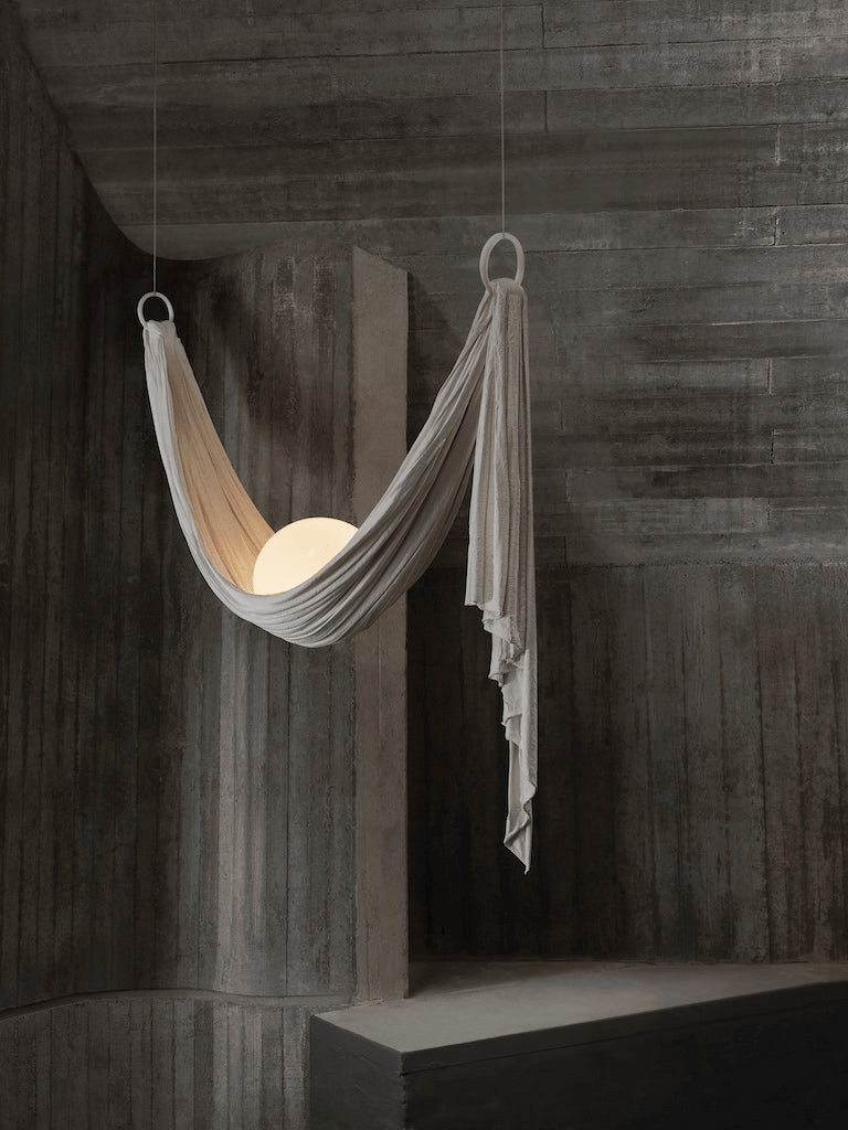 Lampă suspendată din material textil Hammock