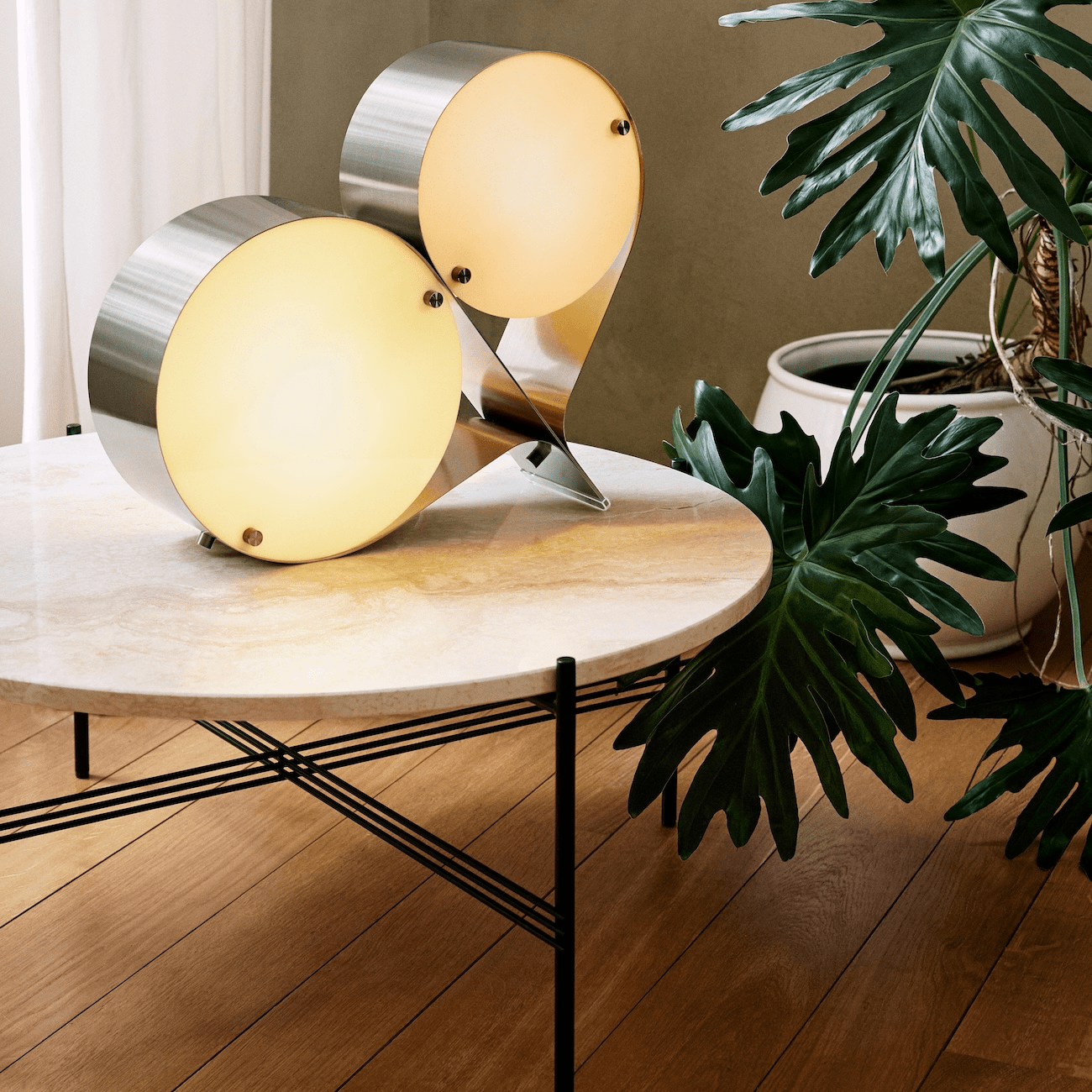 Duet Disc Table Lamp
