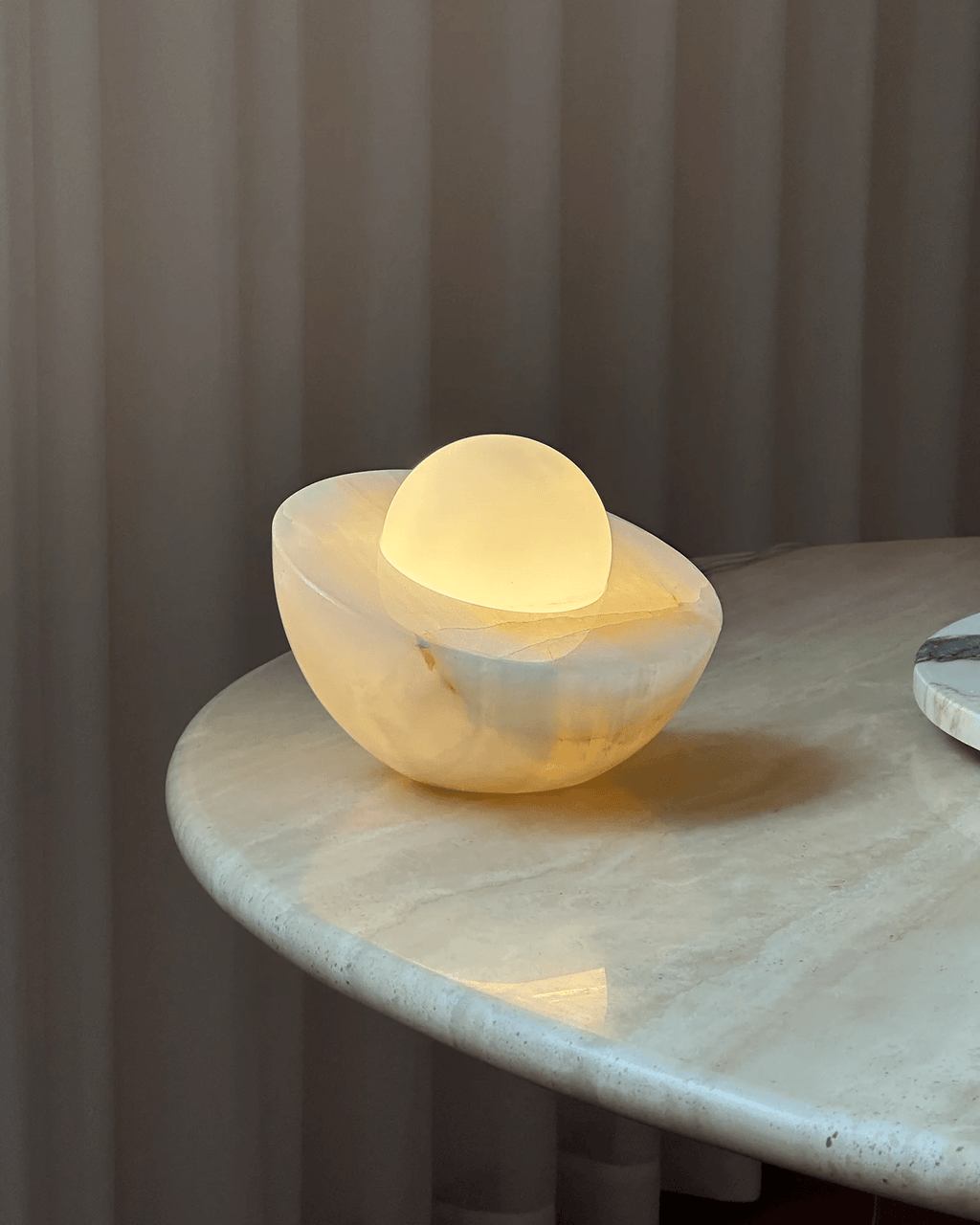 Lampă de masă Halo Pebble Stone