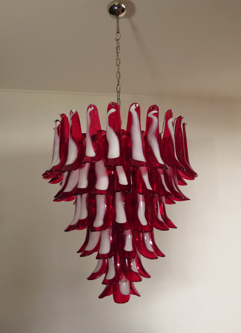 Murano-Kronleuchter aus der Mitte des Jahrhunderts | Punto di Luce | 75 rotes Blütenblattglas