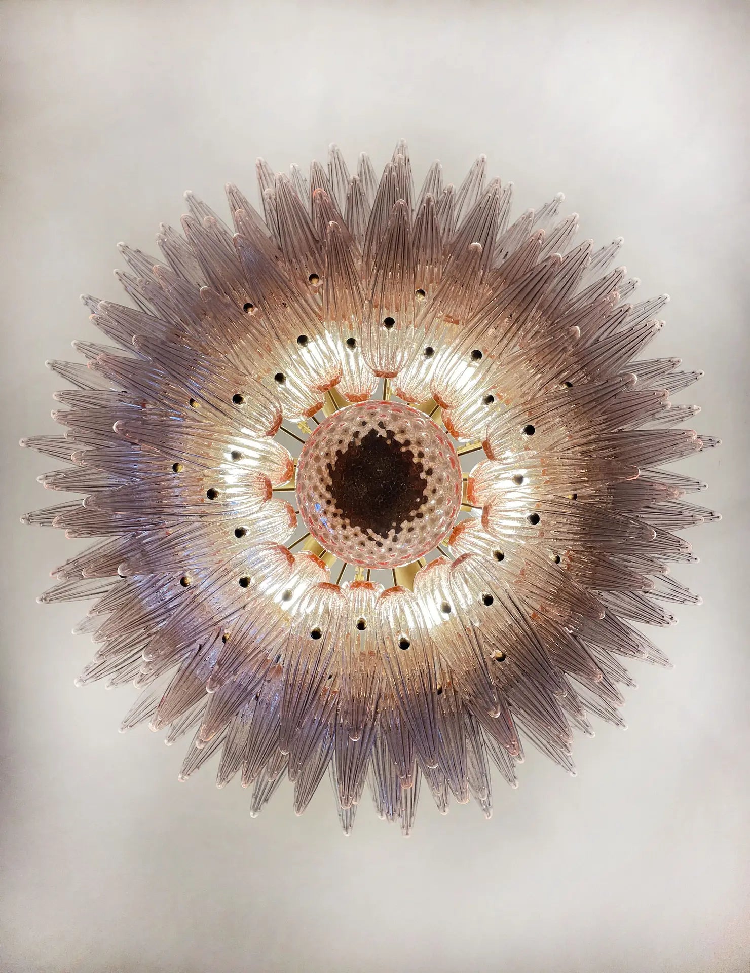 Murano-Kronleuchter aus der Mitte des Jahrhunderts | Punto di Luce | 163 Rosa Palmettenglas
