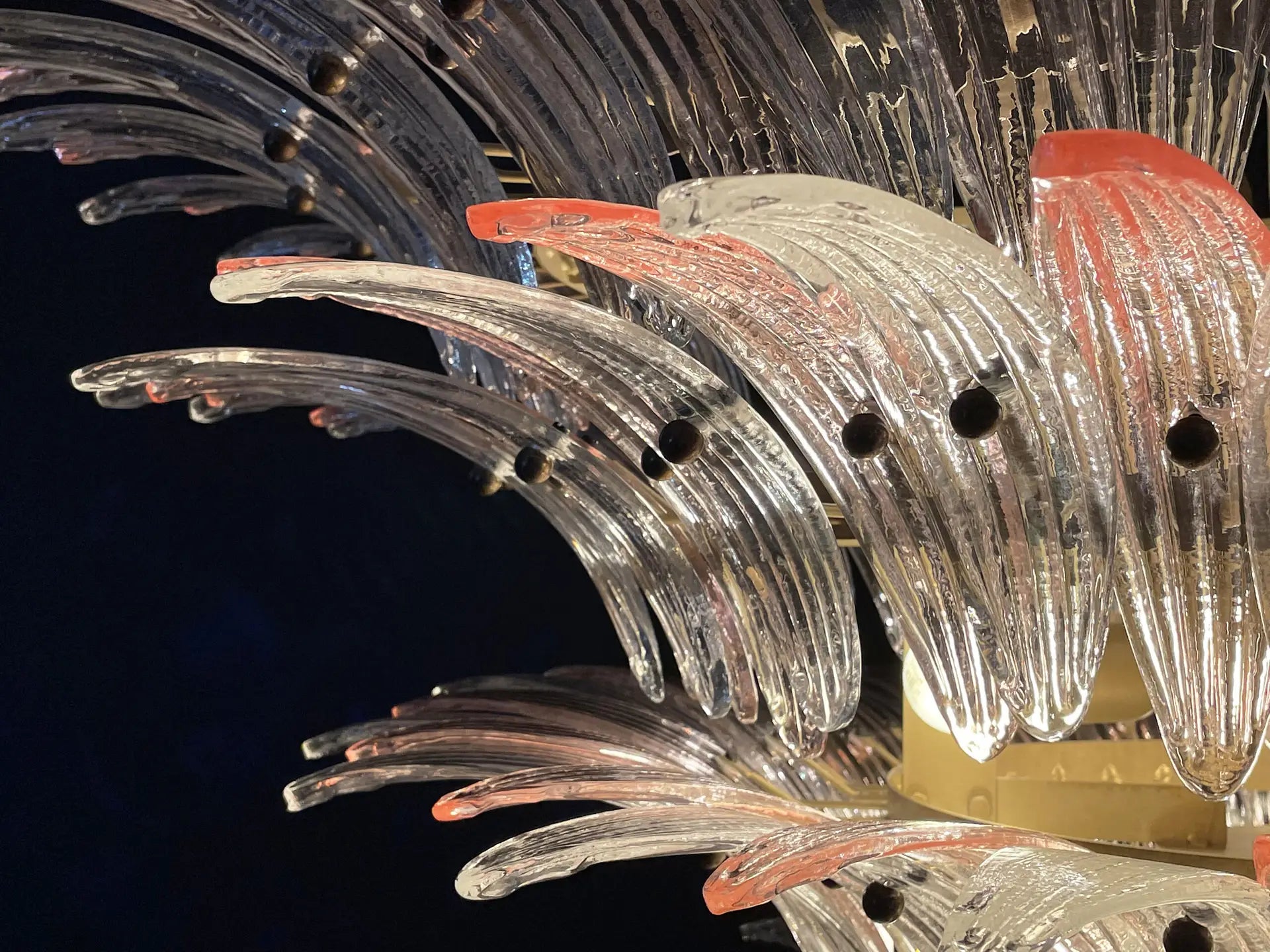 Candelabru Murano de la mijlocul secolului | Punto di Luce | 163 Sticlă de palmetă transparentă și roz