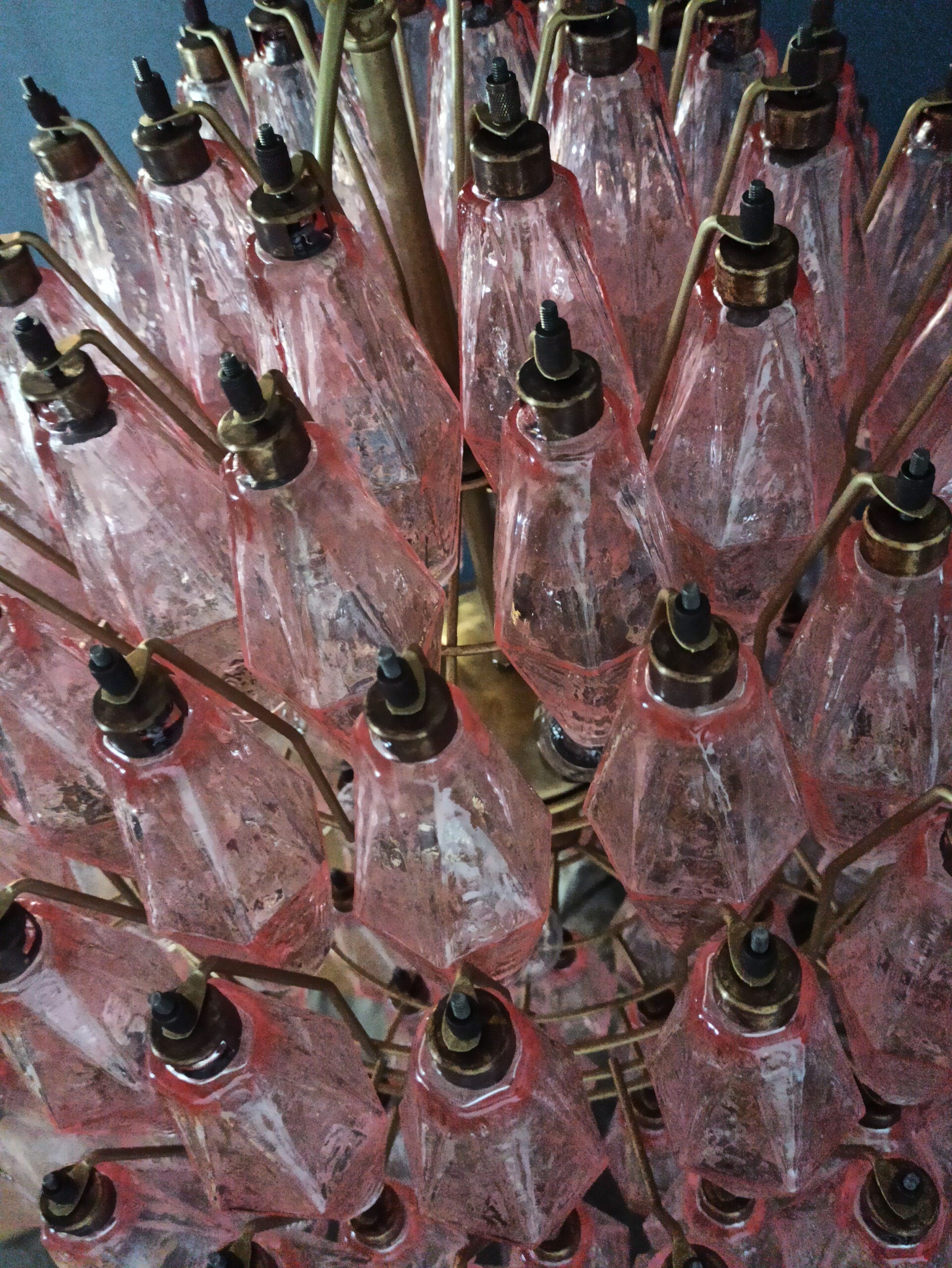 Murano-Kronleuchter aus der Mitte des Jahrhunderts | Punto di Luce | 140 rosafarbenes Polyliederglas