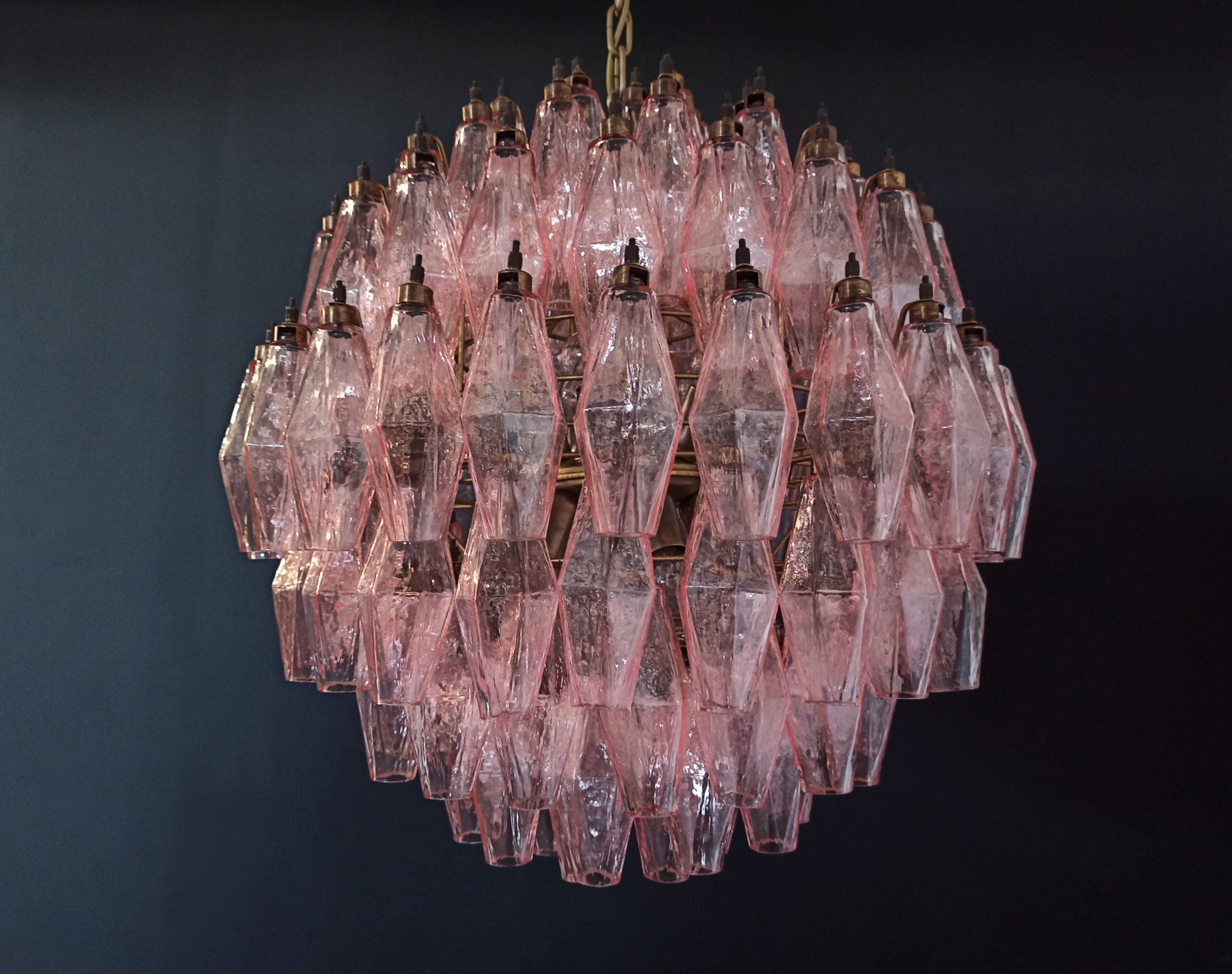 Murano-Kronleuchter aus der Mitte des Jahrhunderts | Punto di Luce | 140 rosafarbenes Polyliederglas