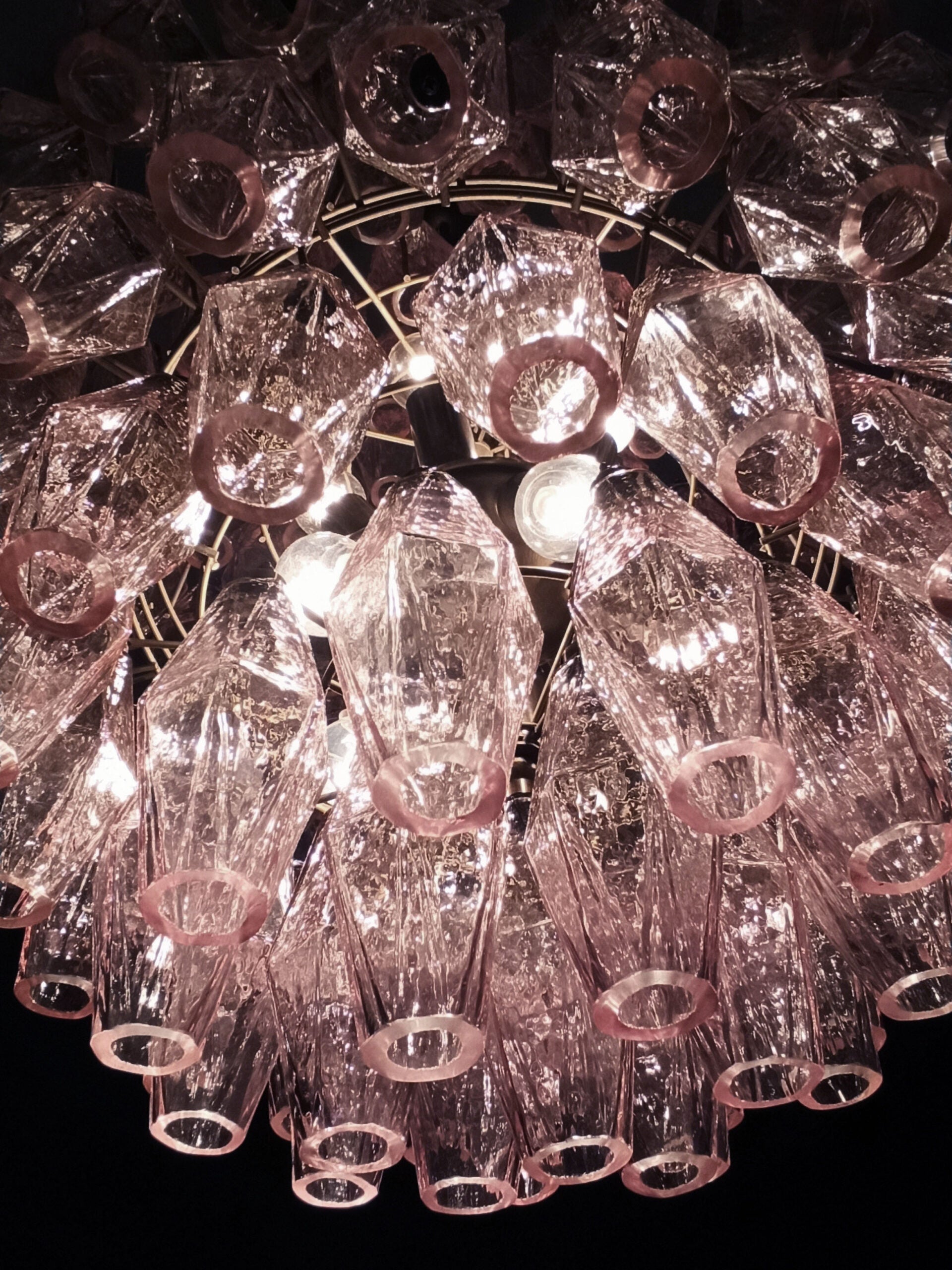 Murano-Kronleuchter aus der Mitte des Jahrhunderts | Punto di Luce | 140 rosafarbenes Polyliederglas