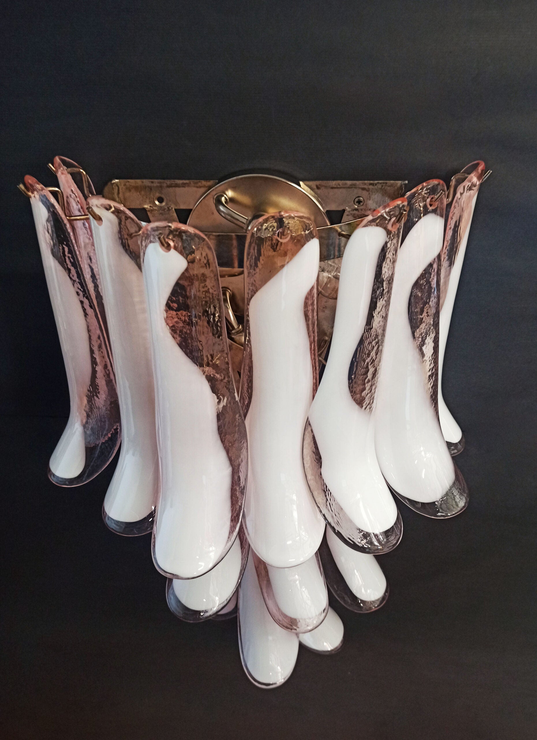 Mid-Century Murano Wandlampe | Punto di Luce | 16 rosa Blütenblattglas | Punto di Luce | 1 Paar