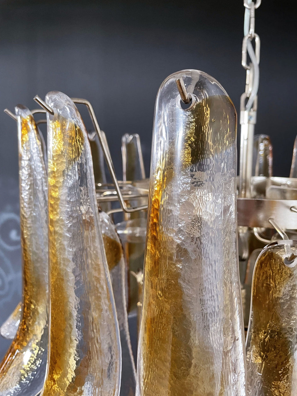 Murano-Kronleuchter aus der Mitte des 20. Jahrhunderts | Punto di Luce | 52 gelbe Blütenblätter aus Glas