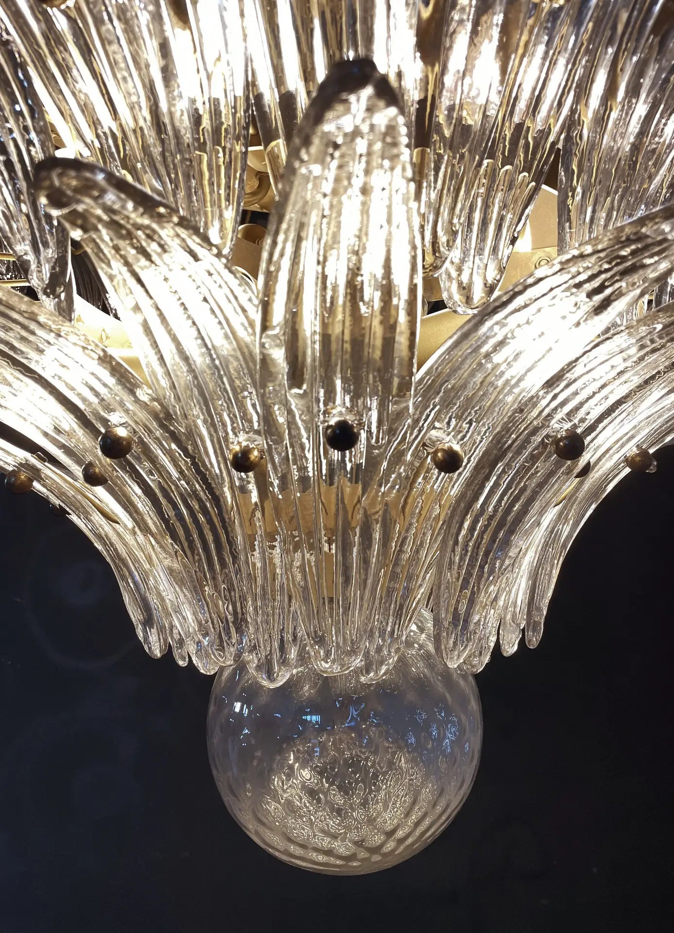 Candelabru Murano de la mijlocul secolului | Punto di Luce | 163 Sticla Palmette de culoarea fumului
