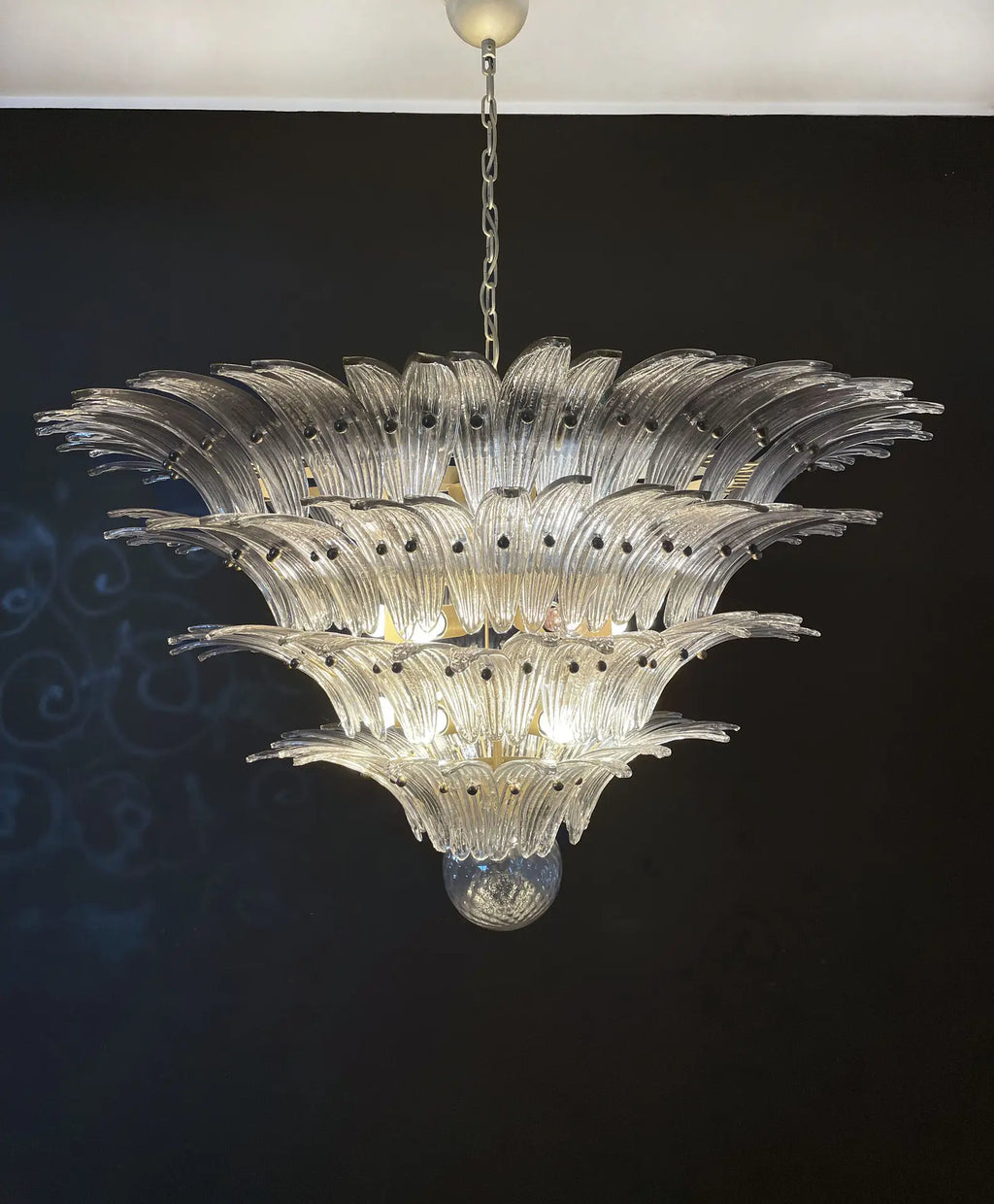 Candelabru Murano de la mijlocul secolului | Punto di Luce | 163 Sticla Palmette de culoarea fumului