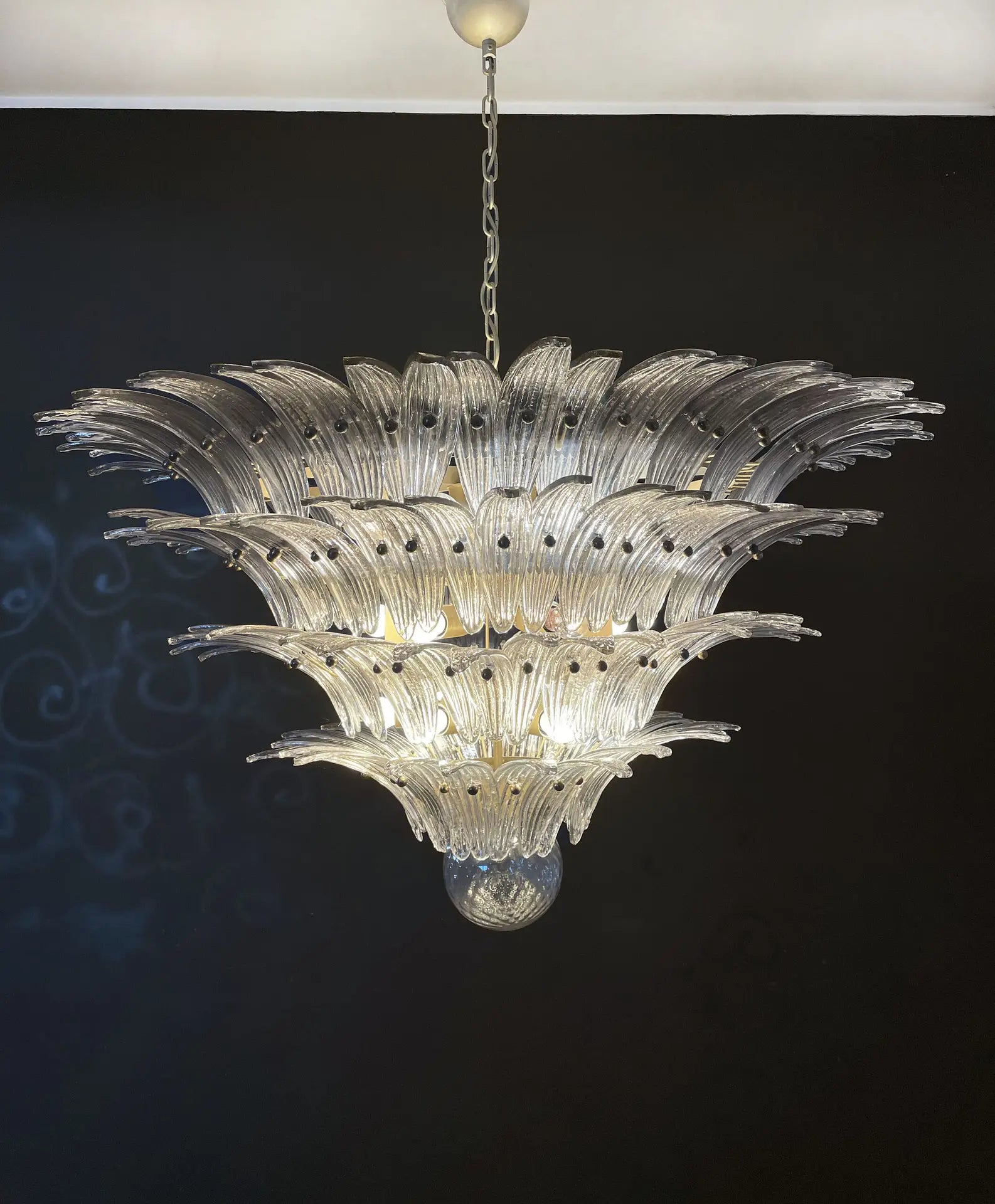 Candelabru Murano de la mijlocul secolului | Punto di Luce | 163 Sticla Palmette de culoarea fumului