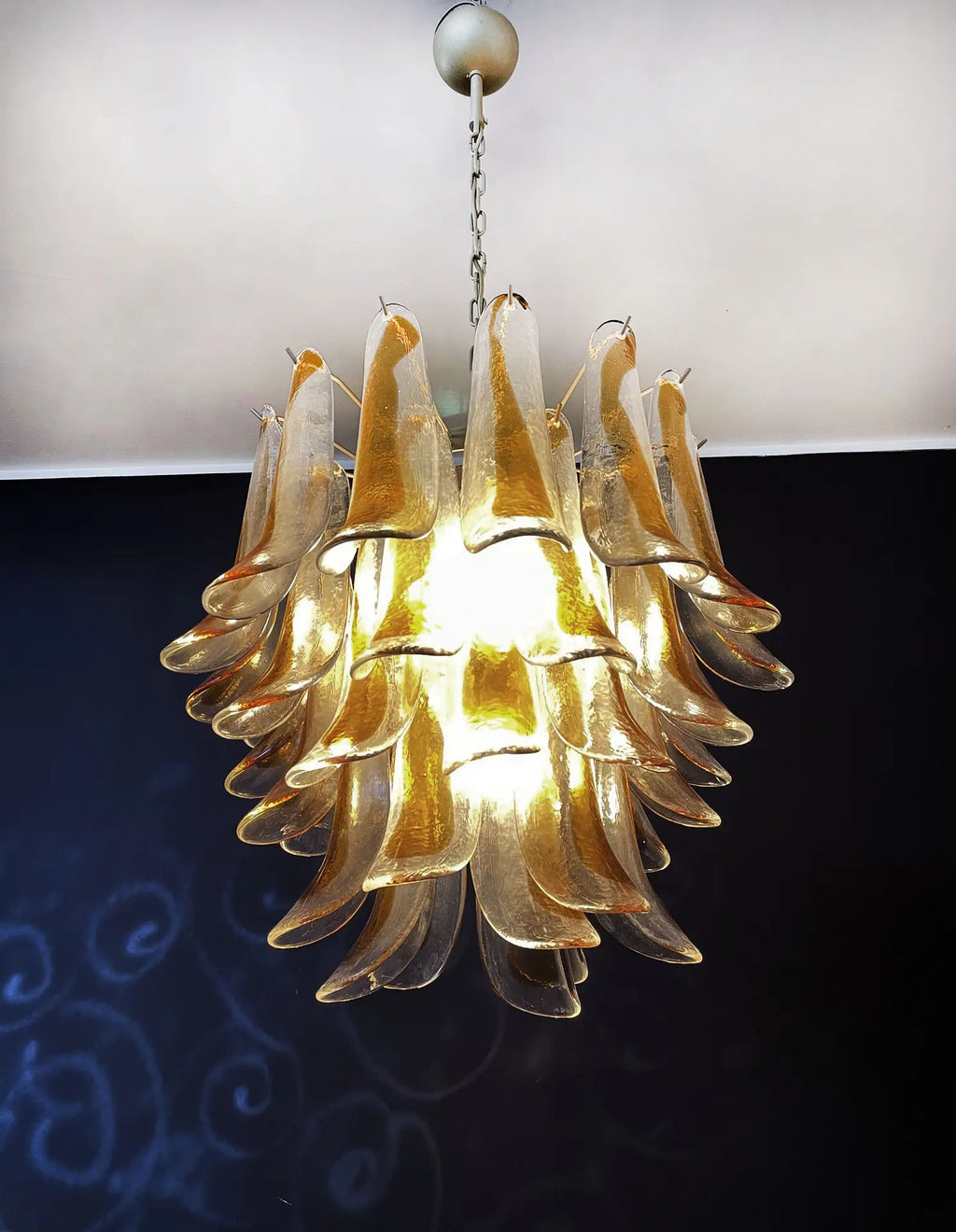 Murano-Kronleuchter aus der Mitte des 20. Jahrhunderts | Punto di Luce | 41 gelbe Blütenblätter