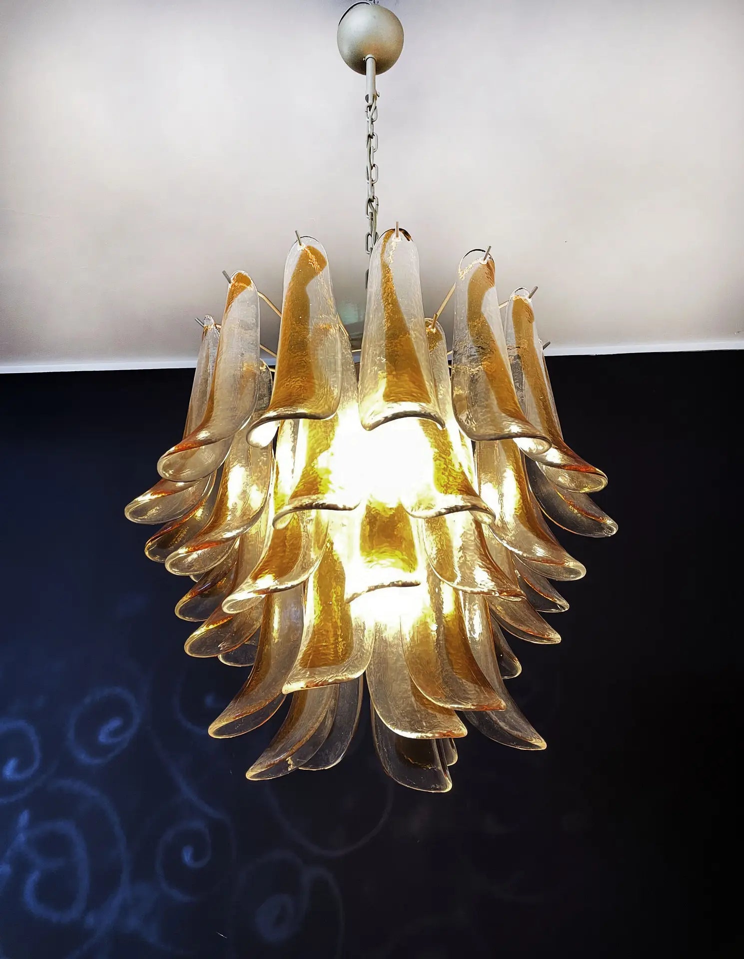 Murano-Kronleuchter aus der Mitte des 20. Jahrhunderts | Punto di Luce | 41 gelbe Blütenblätter