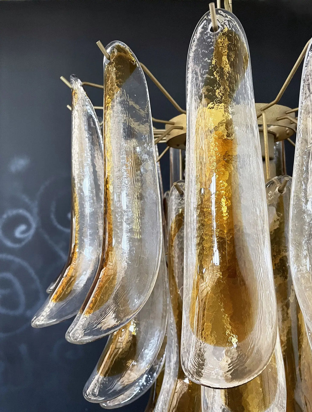 Murano-Kronleuchter aus der Mitte des 20. Jahrhunderts | Punto di Luce | 41 gelbe Blütenblätter