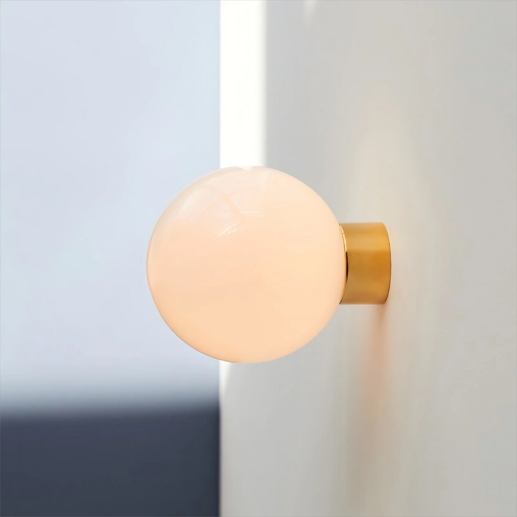 Aura Globe, lampă de perete din sticlă
