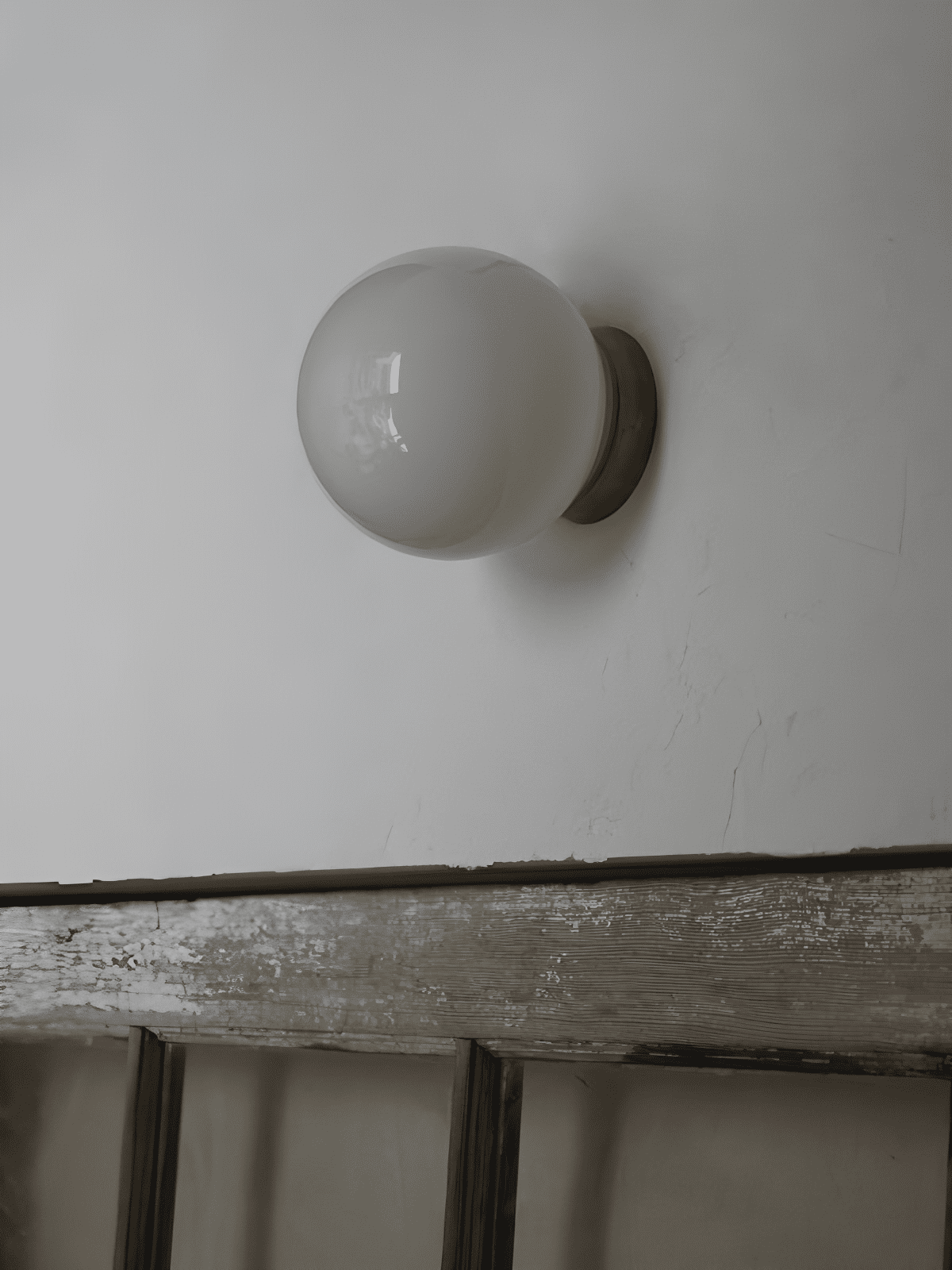 Aura Globe, lampă de perete din sticlă