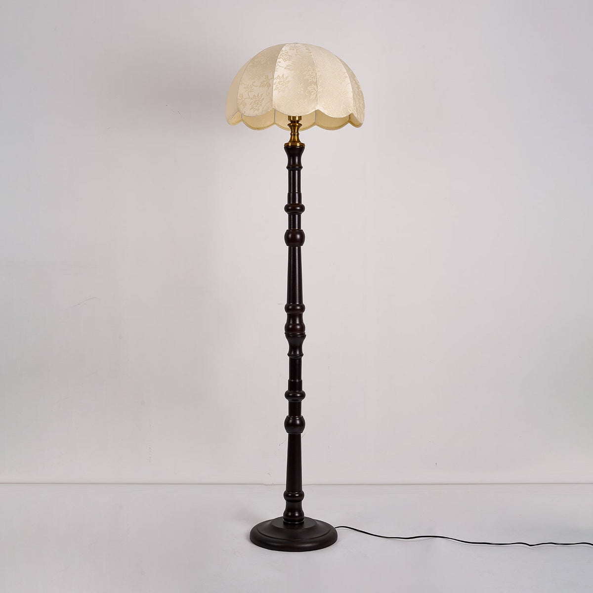Belgravia Floor Light - Vakkerlight
