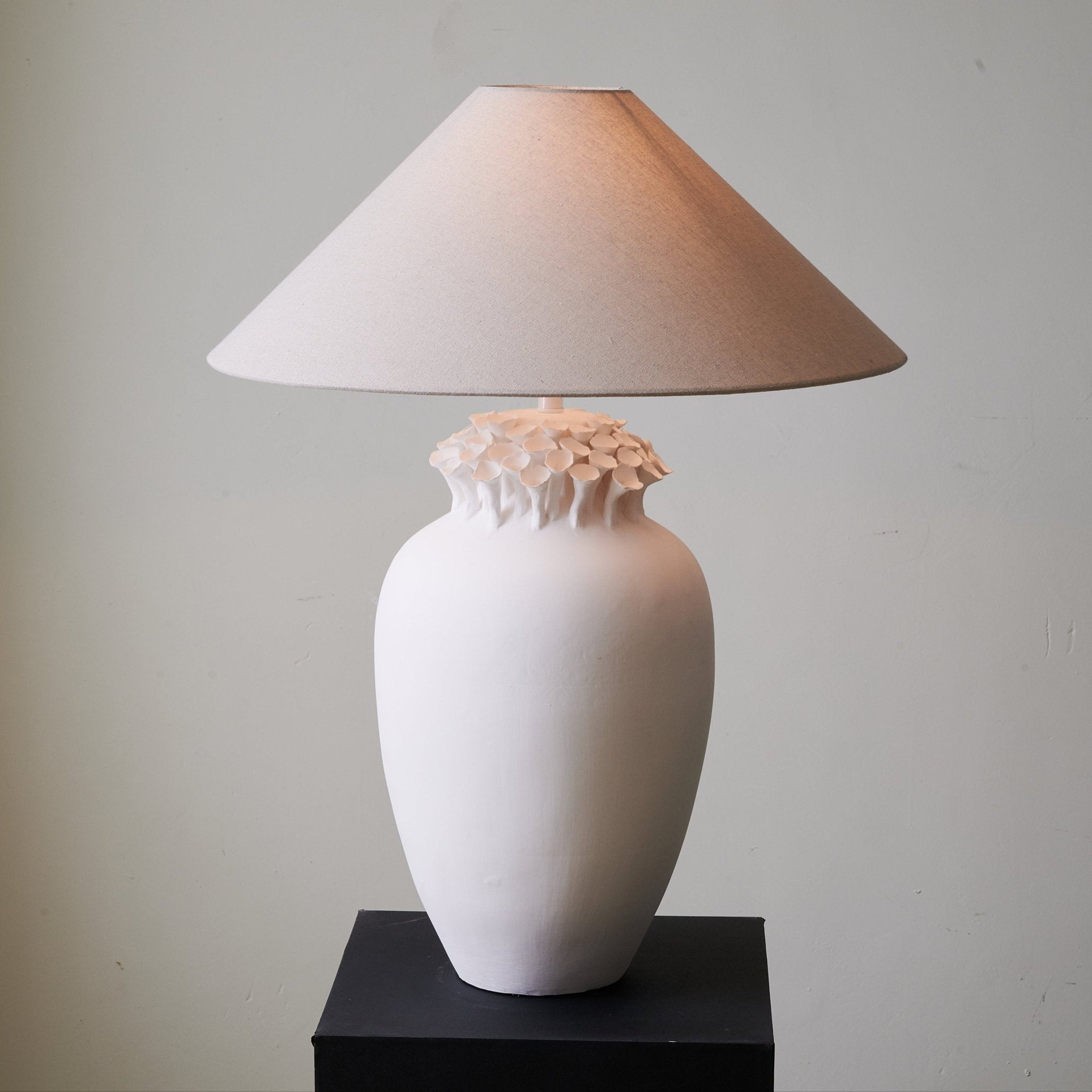 Lampă de masă ceramică Blossom Crest