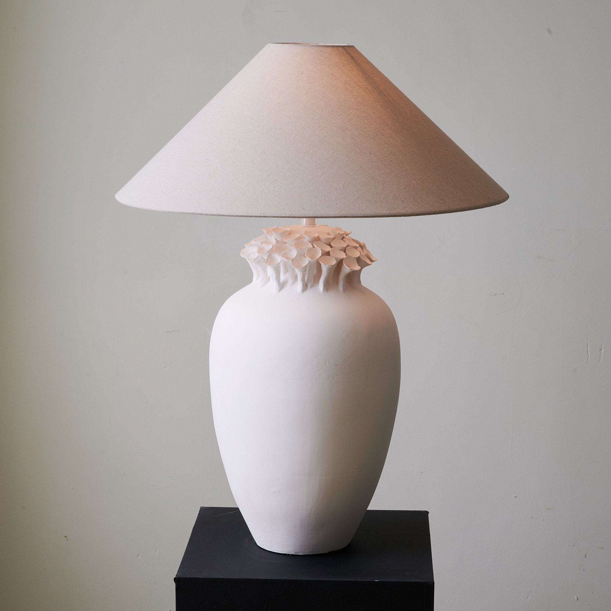 Lampă de masă ceramică Blossom Crest