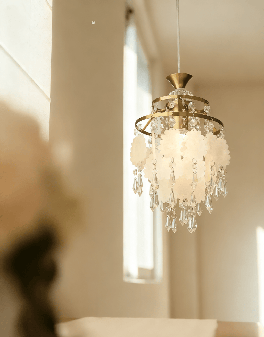 Lampă suspendată cu cristal fluture