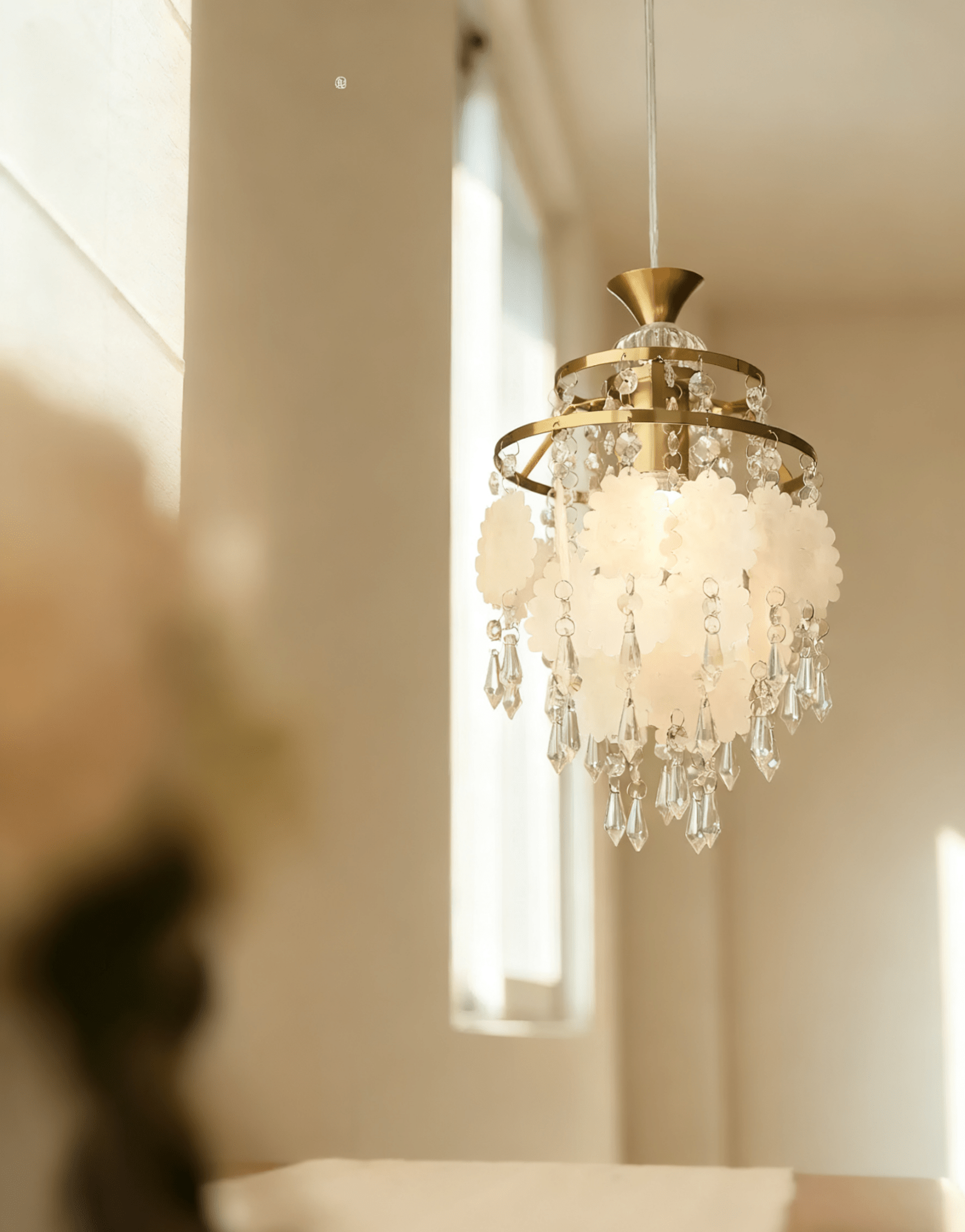 Lampă suspendată cu cristal fluture
