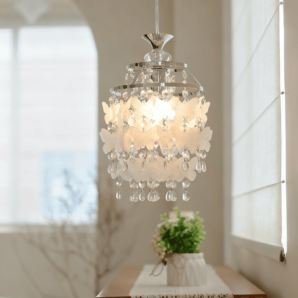 Lampă suspendată cu cristal fluture