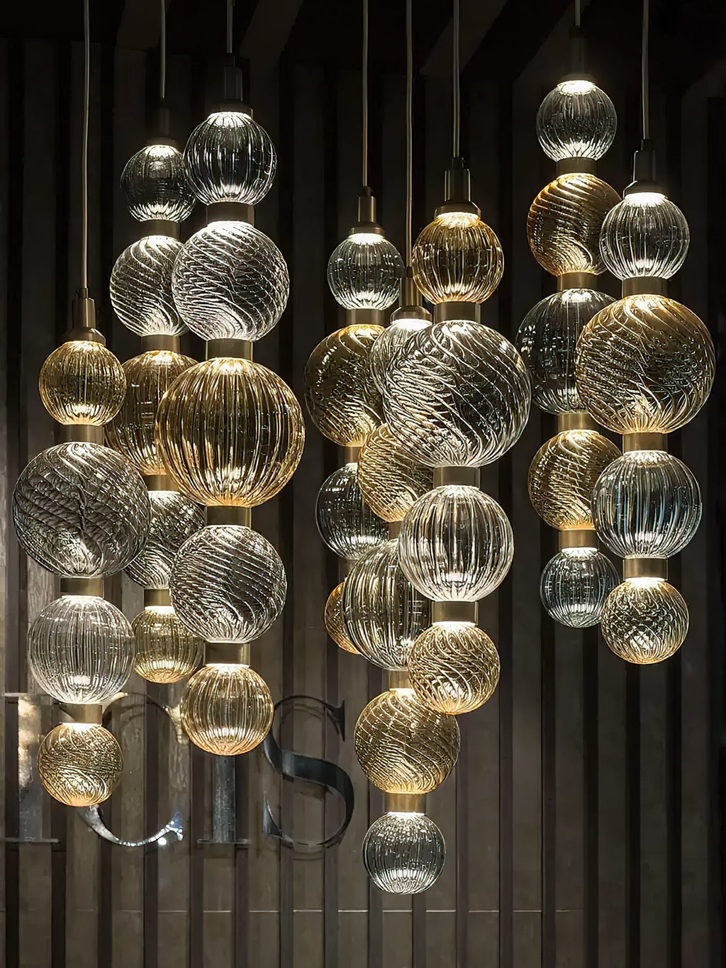Lampă suspendată Celvara Globe