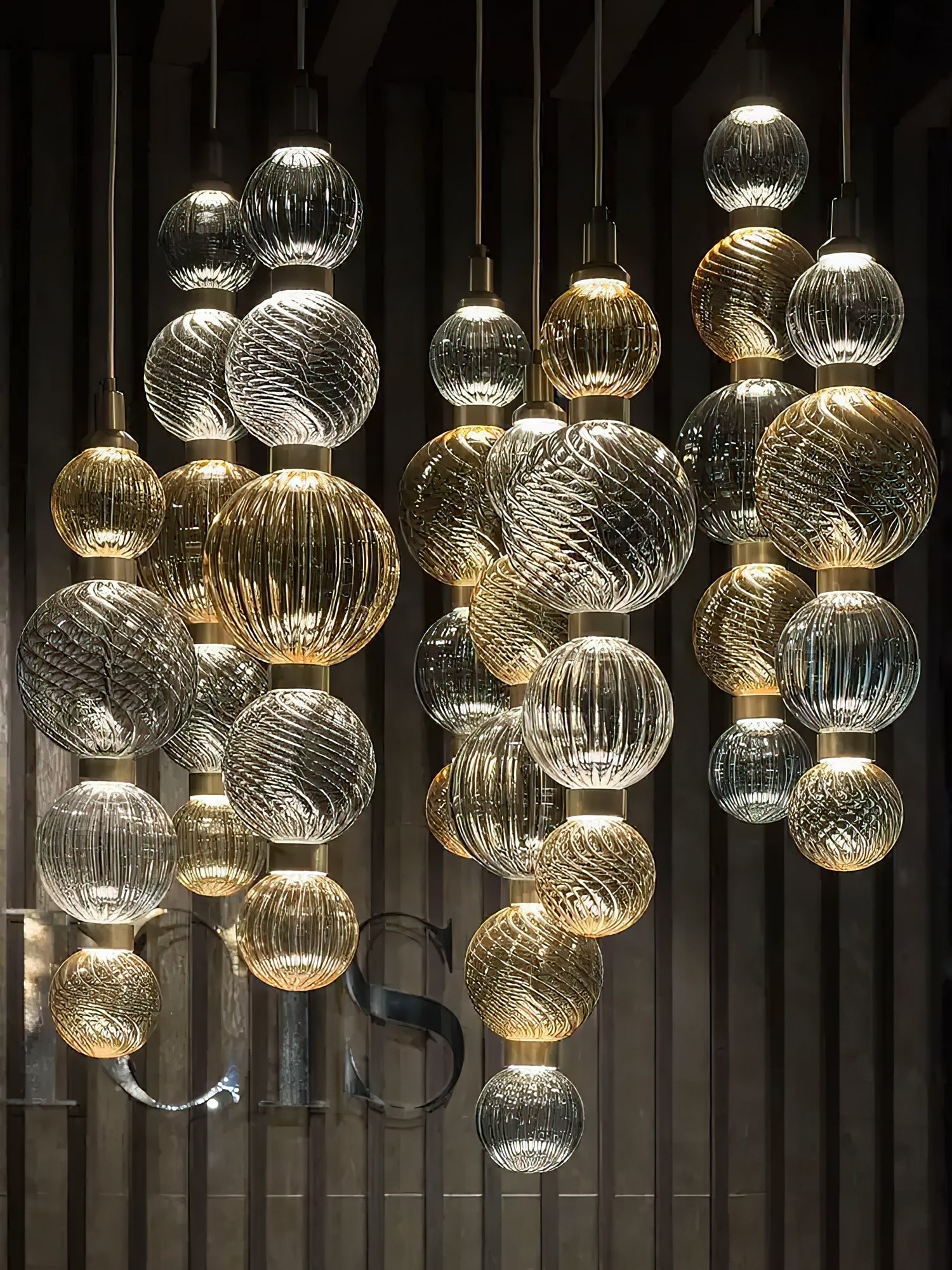 Lampă suspendată Celvara Globe