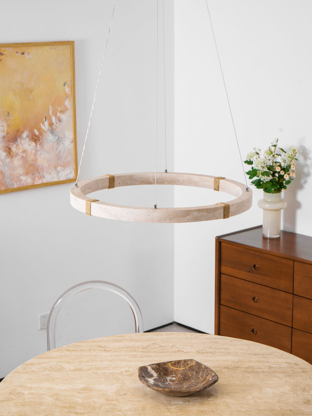 Lampă suspendată din travertin circular