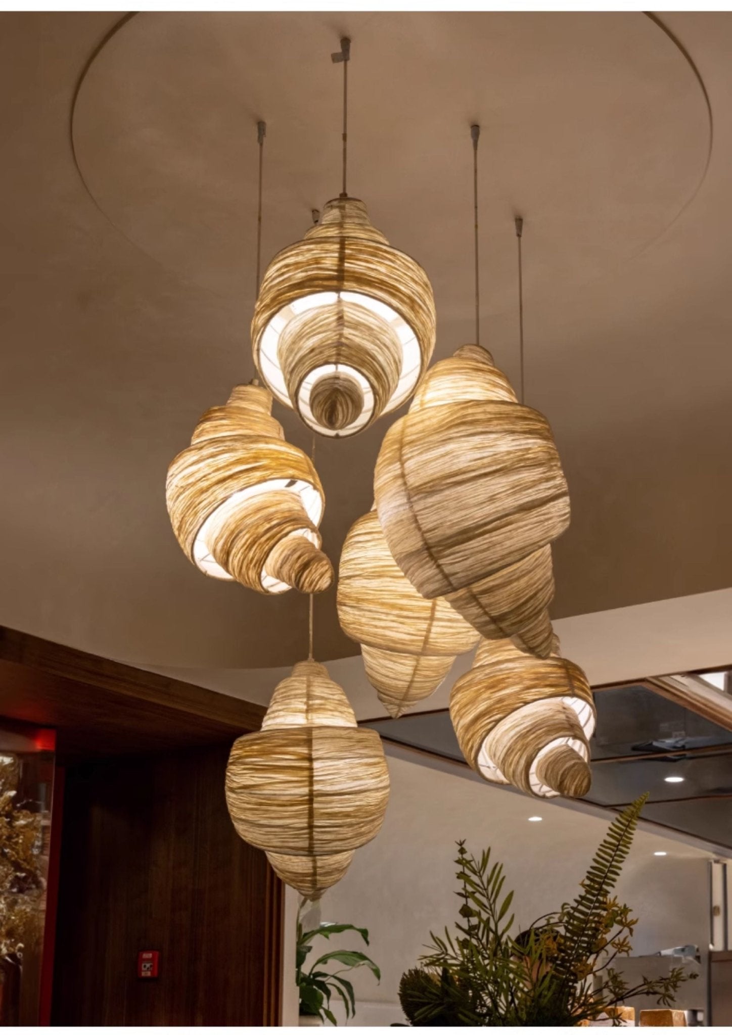 Lampă suspendată din material textil Croissant 