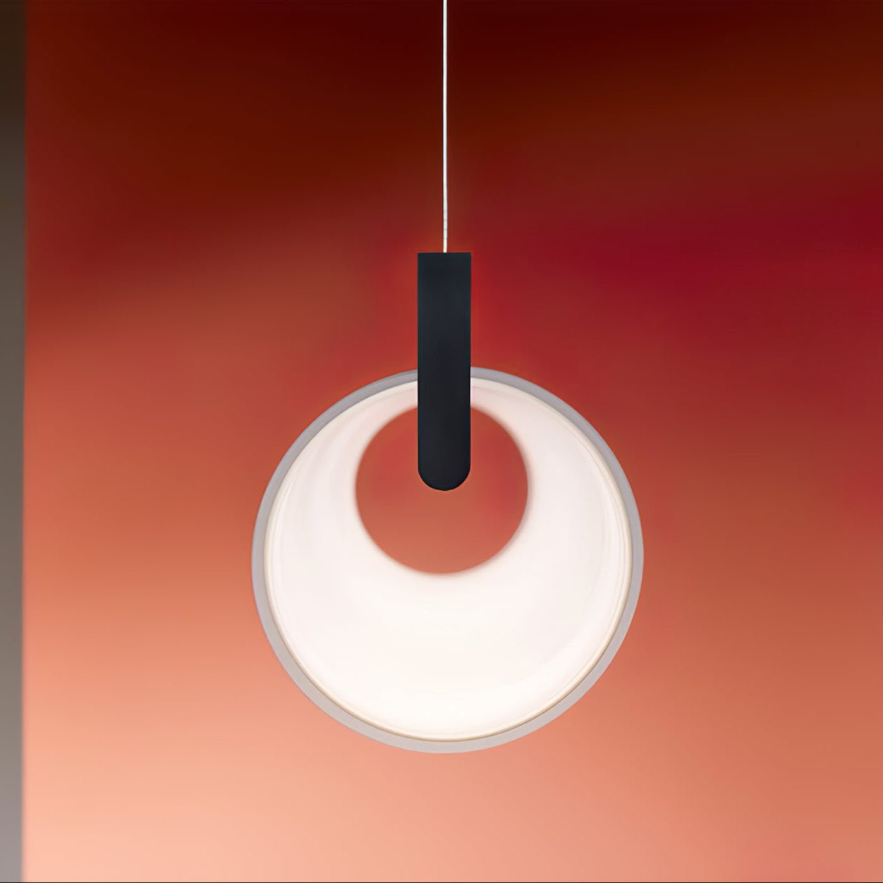 Lampă suspendată liniară Edge