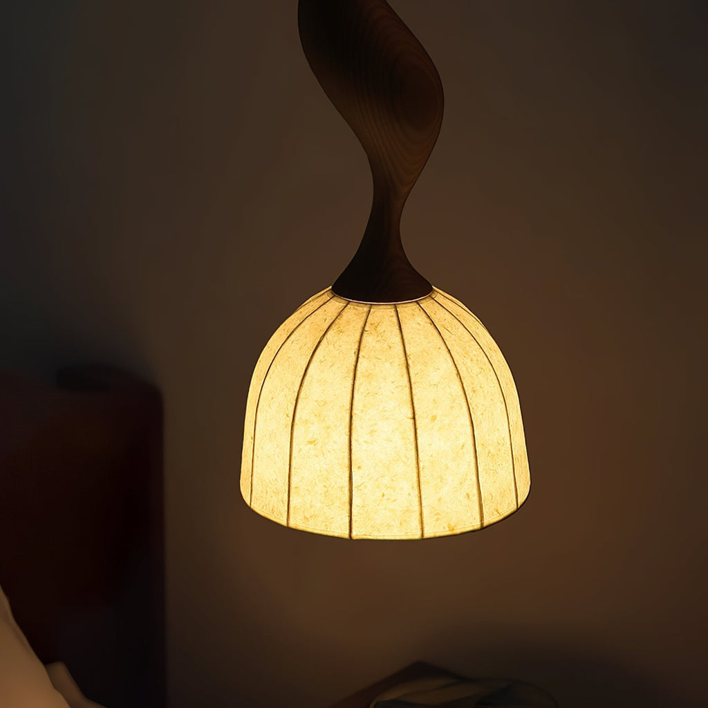 Lampă suspendată Elowen din lemn răsucit