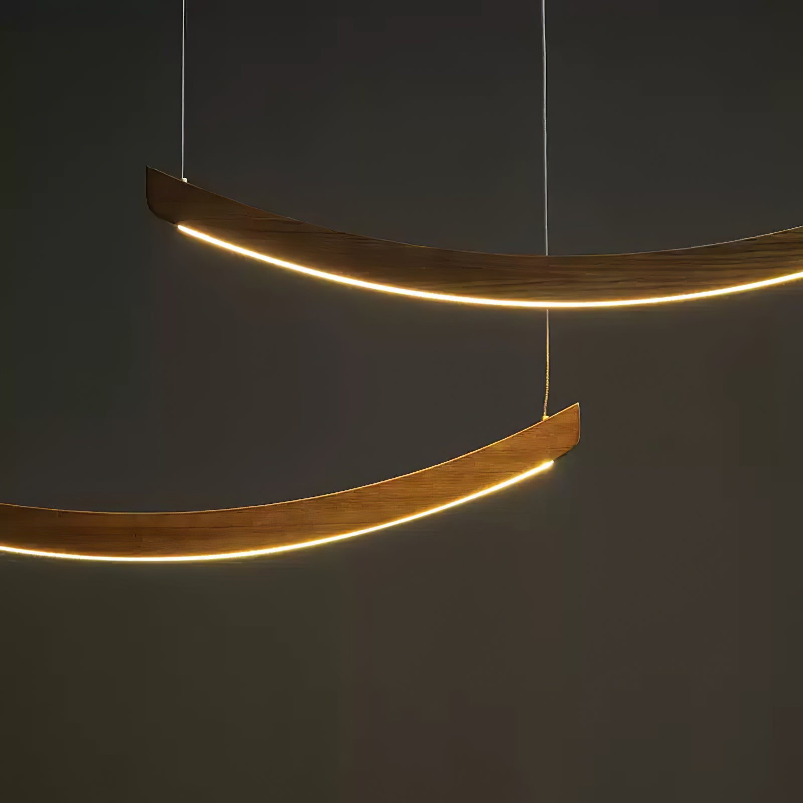 Lampă suspendată Felix Crescent