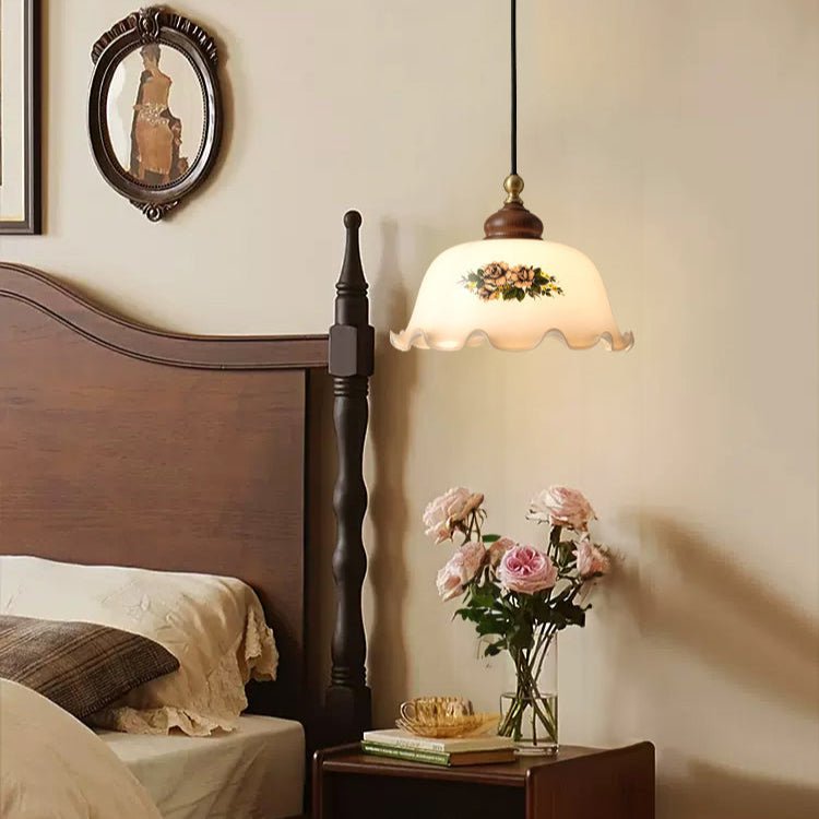 Lampă suspendată din sticlă cu model floral