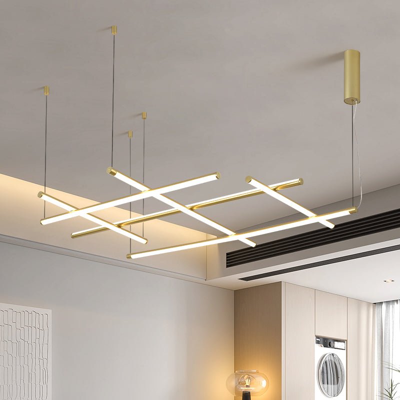 Lampă suspendată cu grilă liniară geometrică