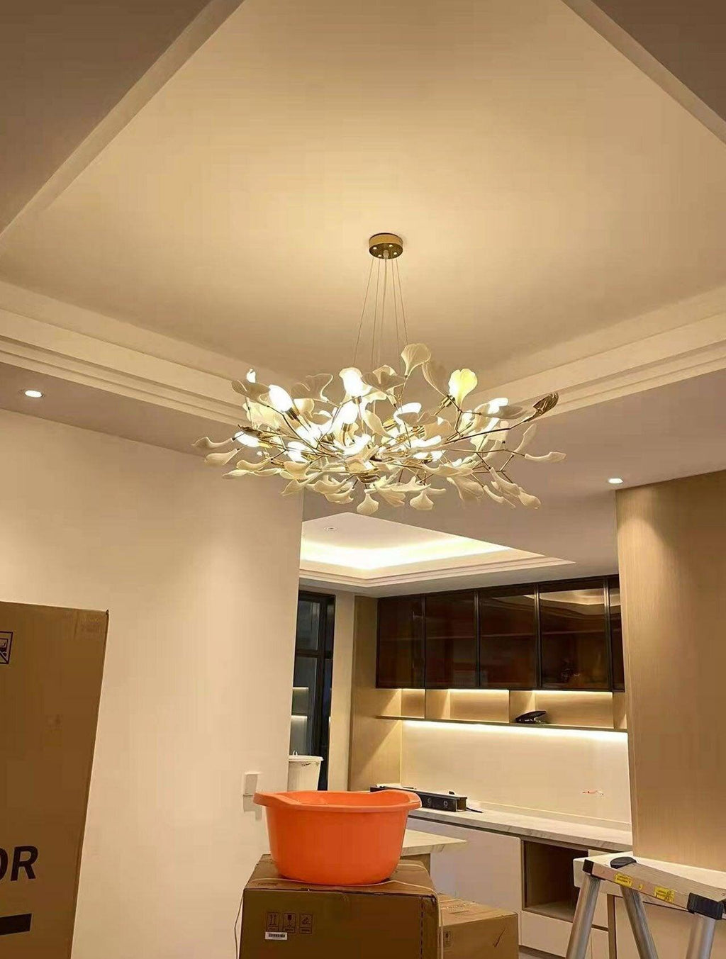 Horizon Bloom Gingko Chandelier