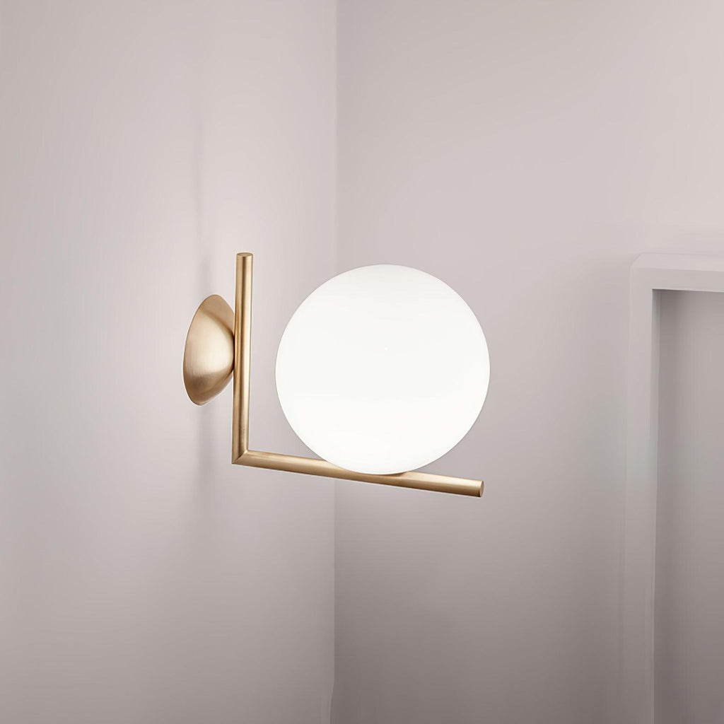 Lampă de perete din sticlă suflată cu sticlă opal
