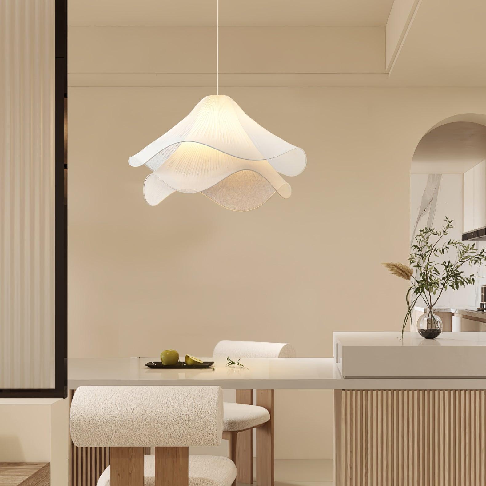 Lampă suspendată Ethereal Bloom cu priză