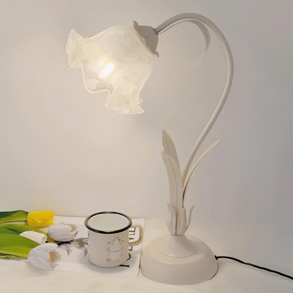 Lampă de masă cu crin din vale 