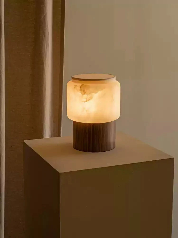 Lampă de masă Luma Core din alabastră