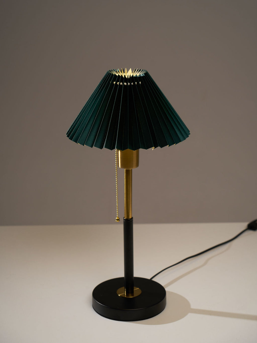 Lampă de masă plisată Lumi 