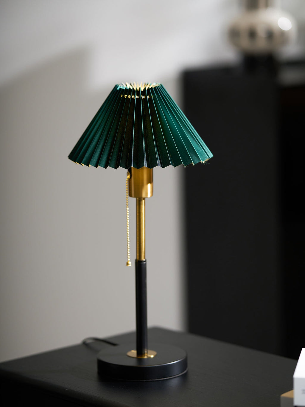 Lampă de masă plisată Lumi 